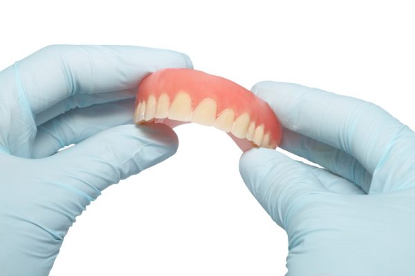 Основные виды протезов для зубов